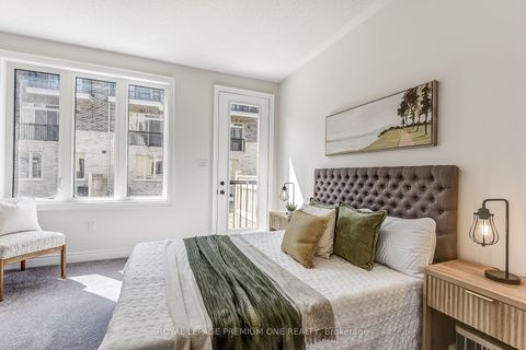 Photo 9 at 220 TENNANT Circle, Vellore Village, Vaughan