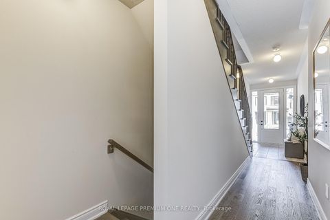 Photo 13 at 220 TENNANT Circle, Vellore Village, Vaughan