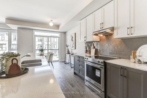 Photo 22 at 220 TENNANT Circle, Vellore Village, Vaughan