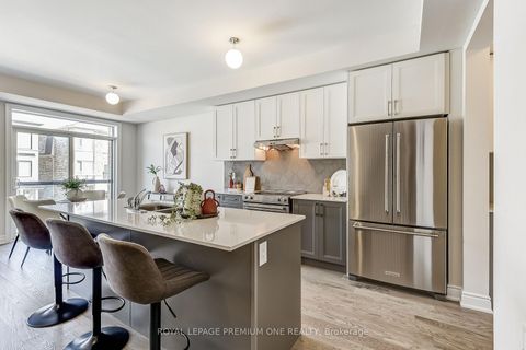 Photo 24 at 220 TENNANT Circle, Vellore Village, Vaughan