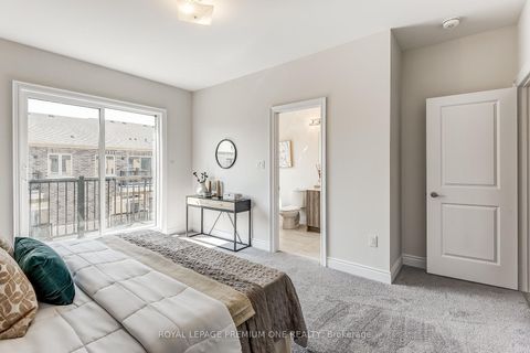 Photo 33 at 220 TENNANT Circle, Vellore Village, Vaughan