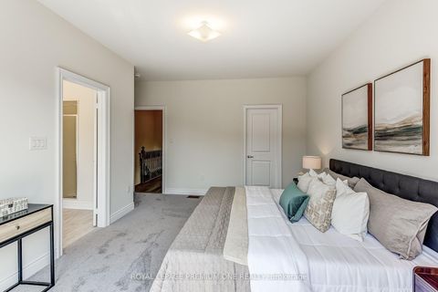 Photo 35 at 220 TENNANT Circle, Vellore Village, Vaughan