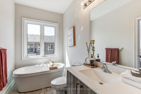 Photo 39 at 220 TENNANT Circle, Vellore Village, Vaughan