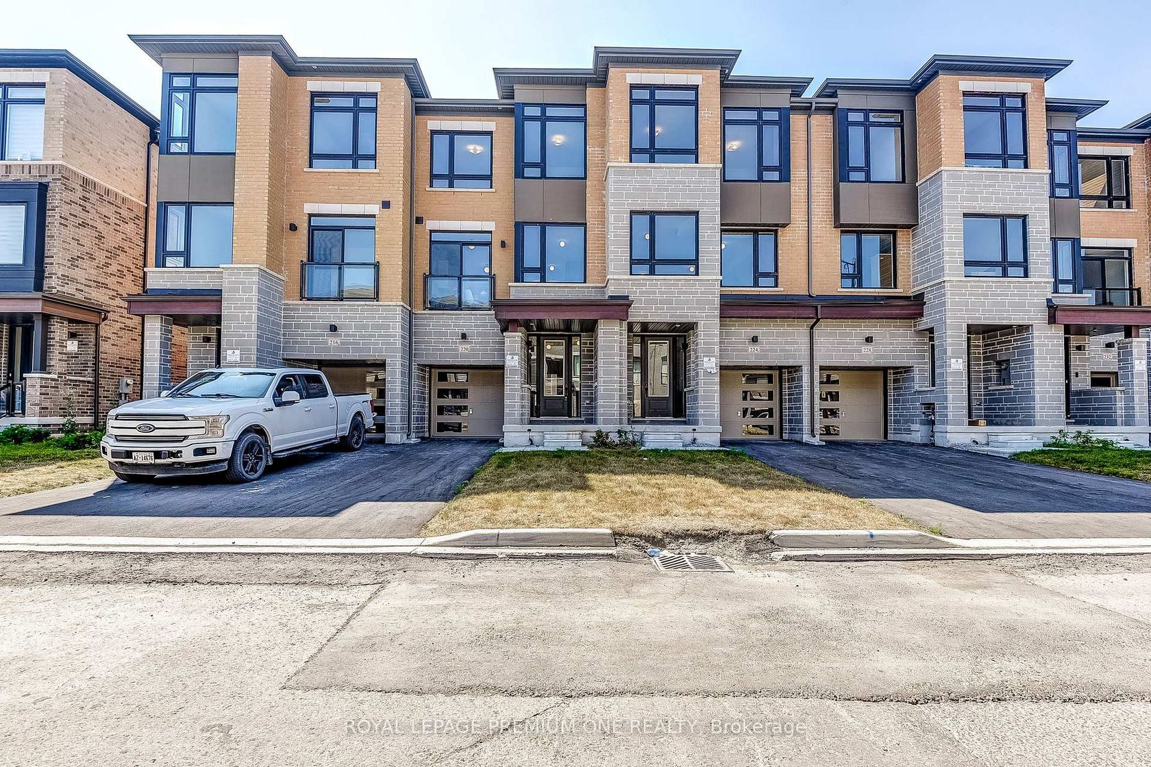 220 TENNANT Circle, Vellore Village, Vaughan 