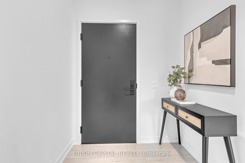 Photo 2 at 308 - 500 Dupont Street, Annex, Toronto