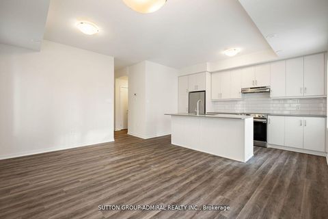 Photo 2 at TH73 - 39 Honeycrisp Crescent, Vaughan Corporate Centre, Vaughan