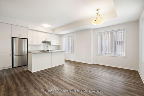 Photo 6 at TH73 - 39 Honeycrisp Crescent, Vaughan Corporate Centre, Vaughan