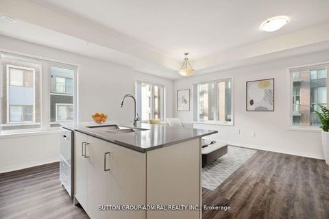 Photo 17 at TH73 - 39 Honeycrisp Crescent, Vaughan Corporate Centre, Vaughan