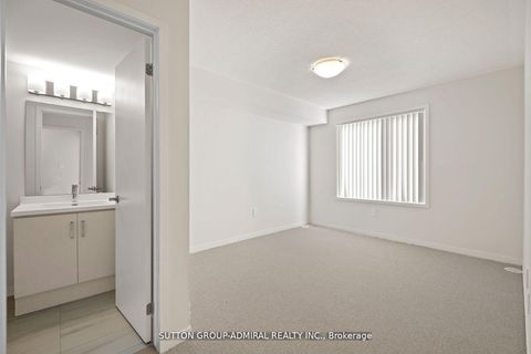 Photo 21 at TH73 - 39 Honeycrisp Crescent, Vaughan Corporate Centre, Vaughan