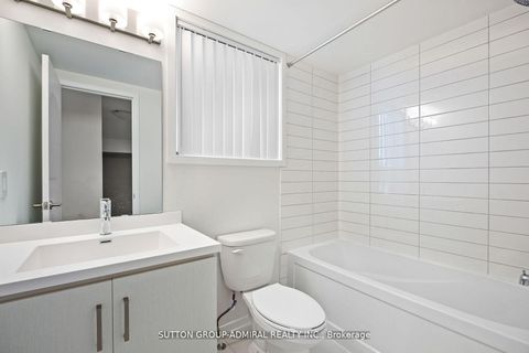 Photo 22 at TH73 - 39 Honeycrisp Crescent, Vaughan Corporate Centre, Vaughan