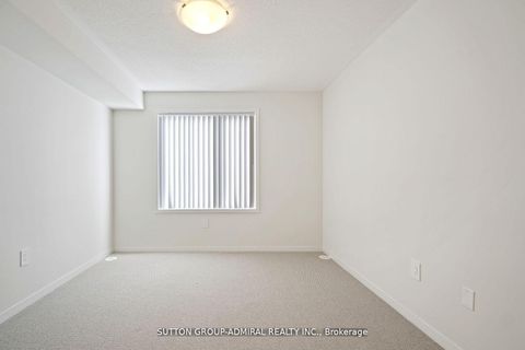 Photo 24 at TH73 - 39 Honeycrisp Crescent, Vaughan Corporate Centre, Vaughan