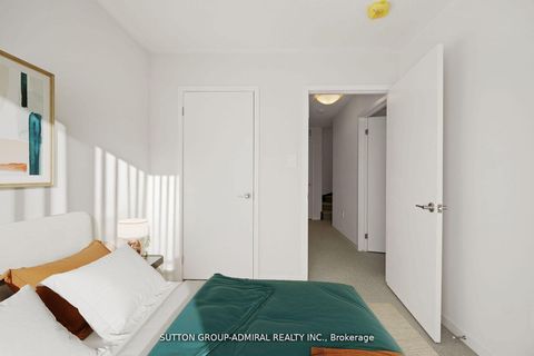 Photo 25 at TH73 - 39 Honeycrisp Crescent, Vaughan Corporate Centre, Vaughan