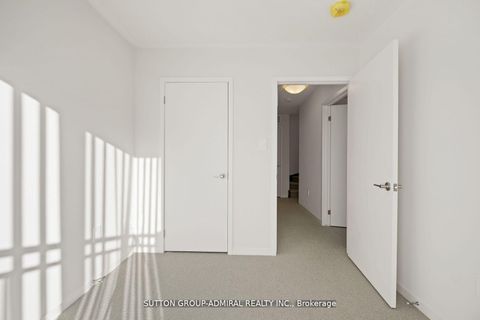 Photo 26 at TH73 - 39 Honeycrisp Crescent, Vaughan Corporate Centre, Vaughan