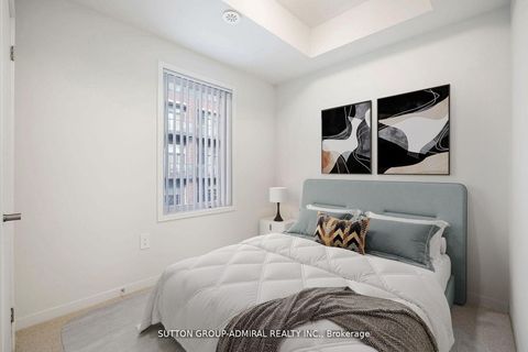 Photo 27 at TH73 - 39 Honeycrisp Crescent, Vaughan Corporate Centre, Vaughan