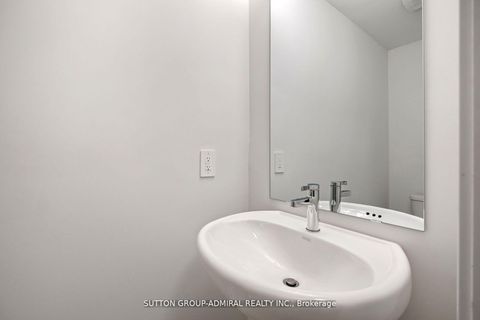 Photo 31 at TH73 - 39 Honeycrisp Crescent, Vaughan Corporate Centre, Vaughan