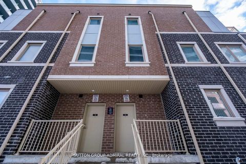 Photo 36 at TH73 - 39 Honeycrisp Crescent, Vaughan Corporate Centre, Vaughan
