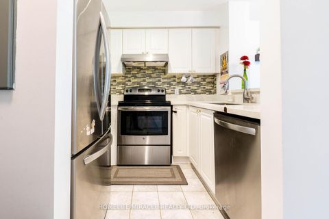 Photo 11 at 1506 - 1 Lee Centre Drive, Woburn, Toronto