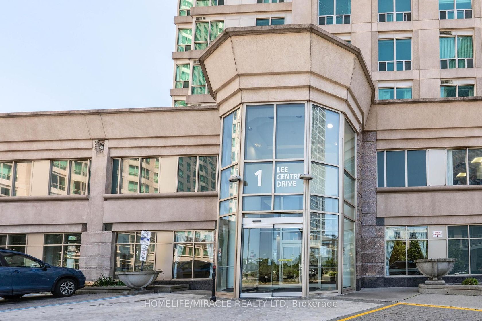 1506 - 1 Lee Centre Drive, Woburn, Toronto 