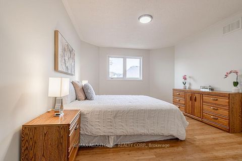 Photo 20 at 2140 GLENHAMPTON Road, WM Westmount, Oakville
