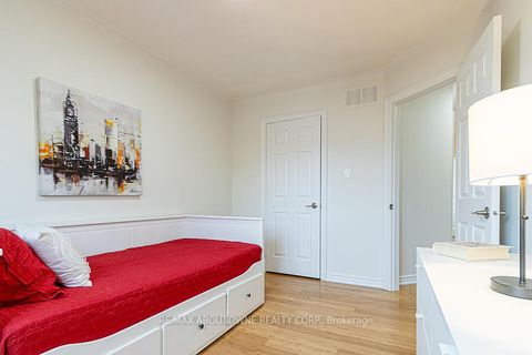 Photo 24 at 2140 GLENHAMPTON Road, WM Westmount, Oakville