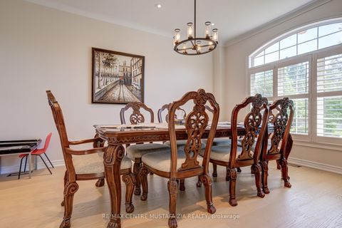 Photo 4 at 2522 Lyndhurst Drive, JC Joshua Creek, Oakville