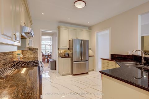 Photo 6 at 2522 Lyndhurst Drive, JC Joshua Creek, Oakville