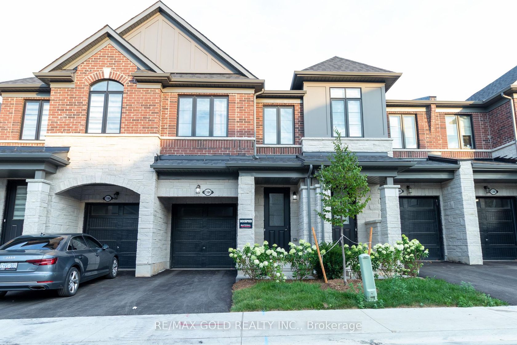 1384 National Common, Tyandaga, Burlington 