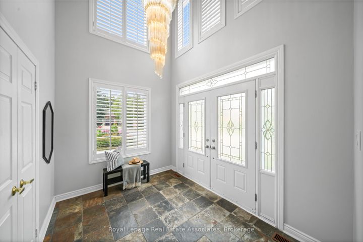 Photo 2 at 3723 Trelawny Circle, Lisgar, Mississauga