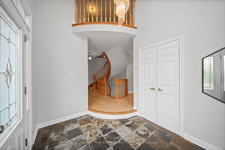 Photo 3 at 3723 Trelawny Circle, Lisgar, Mississauga