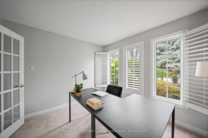 Photo 4 at 3723 Trelawny Circle, Lisgar, Mississauga