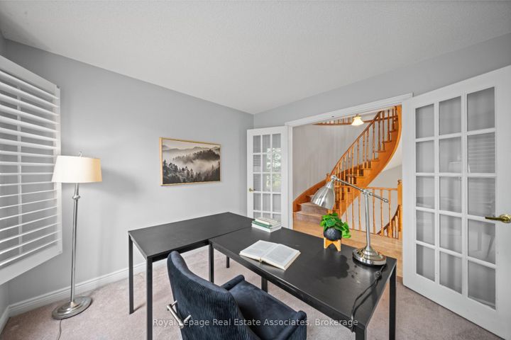Photo 5 at 3723 Trelawny Circle, Lisgar, Mississauga