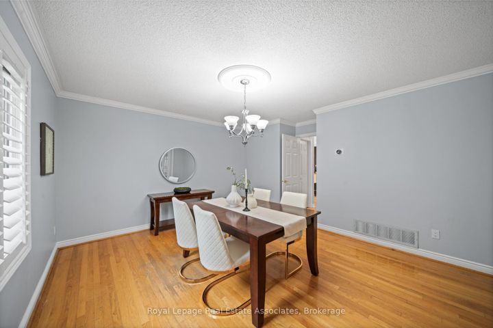 Photo 9 at 3723 Trelawny Circle, Lisgar, Mississauga