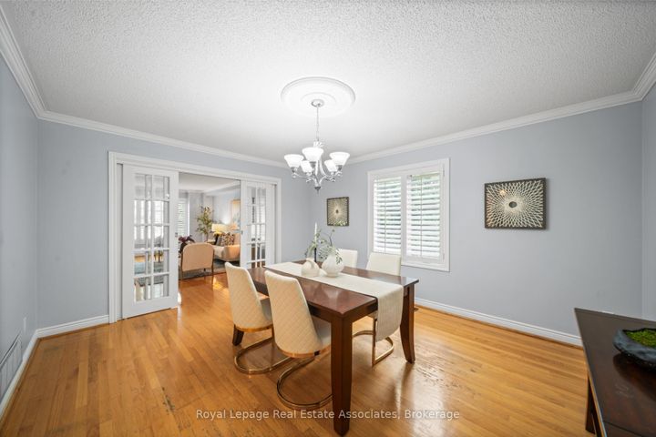 Photo 10 at 3723 Trelawny Circle, Lisgar, Mississauga