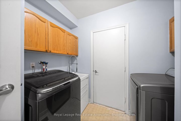 Photo 19 at 3723 Trelawny Circle, Lisgar, Mississauga