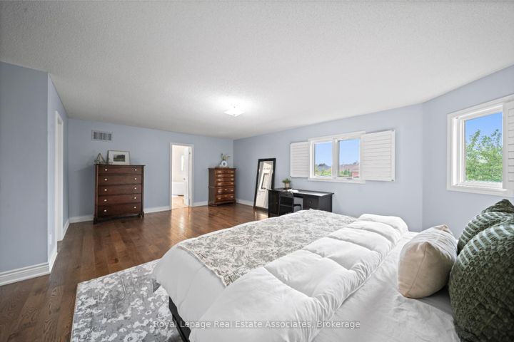 Photo 21 at 3723 Trelawny Circle, Lisgar, Mississauga