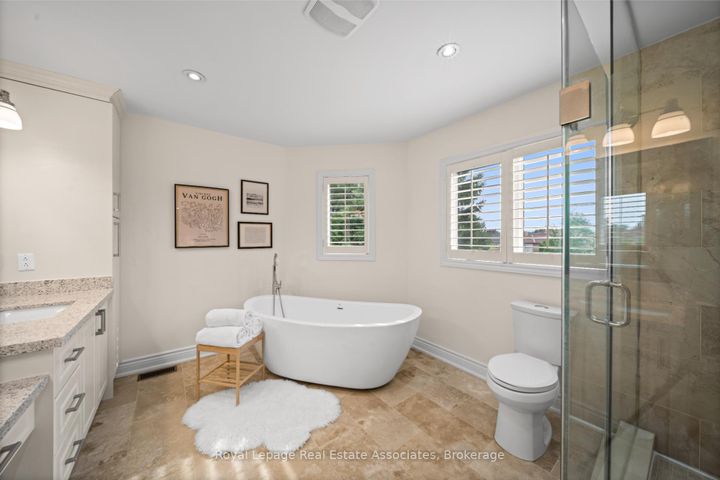 Photo 22 at 3723 Trelawny Circle, Lisgar, Mississauga