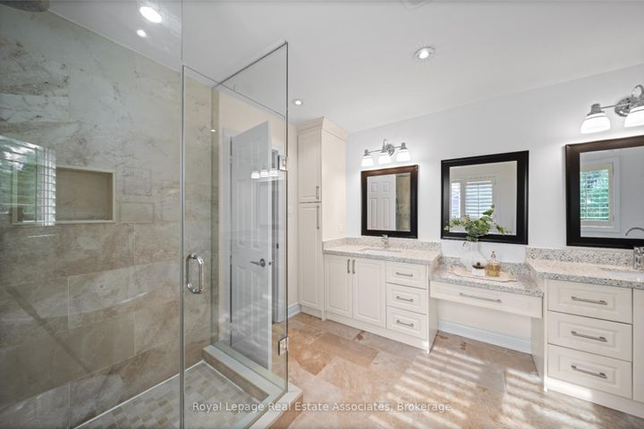 Photo 23 at 3723 Trelawny Circle, Lisgar, Mississauga
