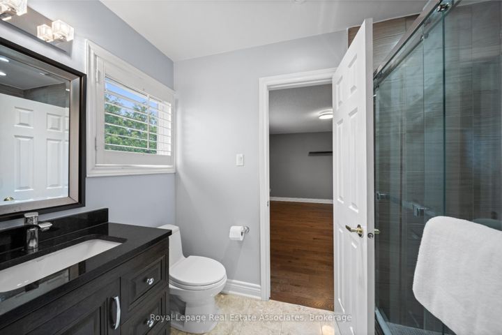 Photo 27 at 3723 Trelawny Circle, Lisgar, Mississauga