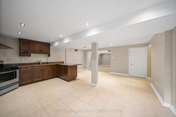 Photo 32 at 3723 Trelawny Circle, Lisgar, Mississauga