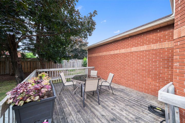 Photo 38 at 3723 Trelawny Circle, Lisgar, Mississauga