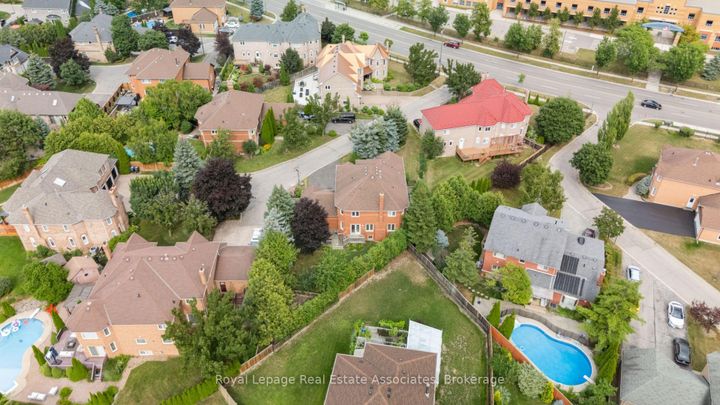 Photo 46 at 3723 Trelawny Circle, Lisgar, Mississauga