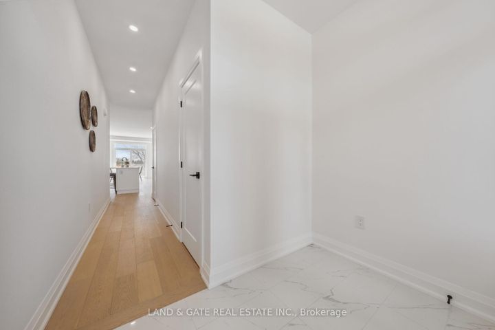 Photo 4 at 985 Queensdale Avenue, Donevan, Oshawa