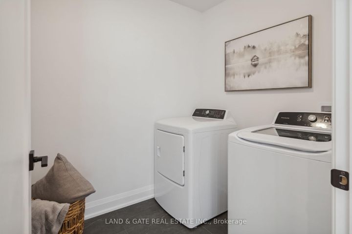 Photo 17 at 985 Queensdale Avenue, Donevan, Oshawa