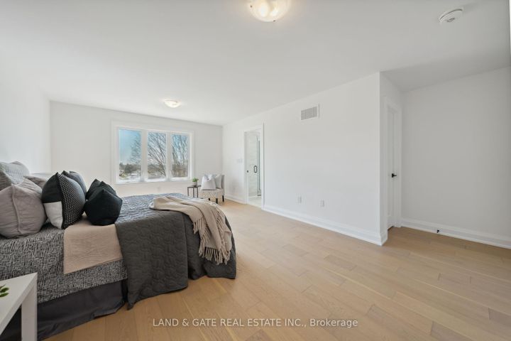 Photo 20 at 985 Queensdale Avenue, Donevan, Oshawa