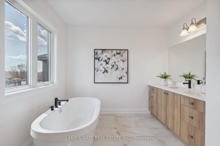 Photo 23 at 985 Queensdale Avenue, Donevan, Oshawa