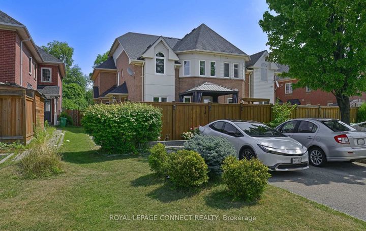 Photo 1 at 154 Pressed Brick Drive, Brampton North, Brampton