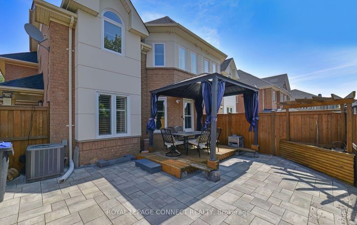 Photo 2 at 154 Pressed Brick Drive, Brampton North, Brampton