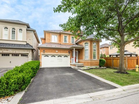 Photo 1 at 11 Avocet Drive, Vellore Village, Vaughan