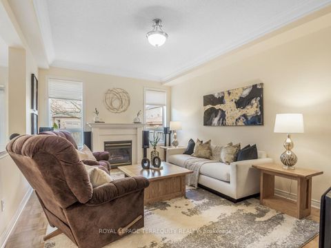 Photo 9 at 11 Avocet Drive, Vellore Village, Vaughan