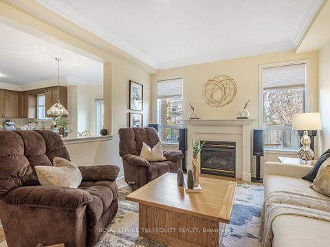 Photo 10 at 11 Avocet Drive, Vellore Village, Vaughan